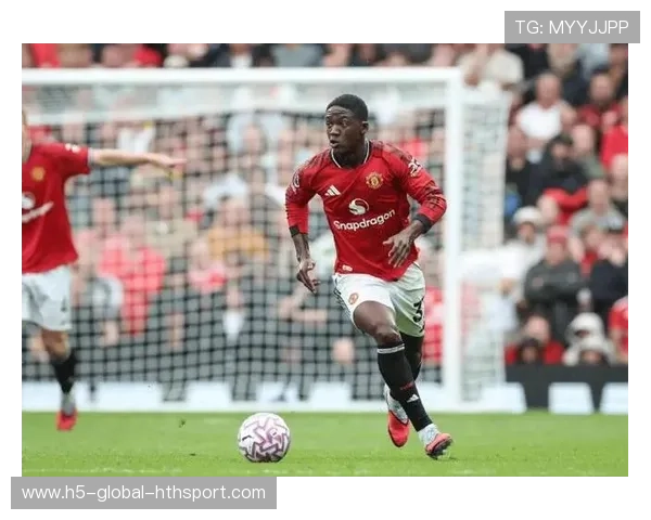 那不勒斯欲租借曼联梅诺，承诺主力位置并全额支付工资。，那不勒斯转会消息